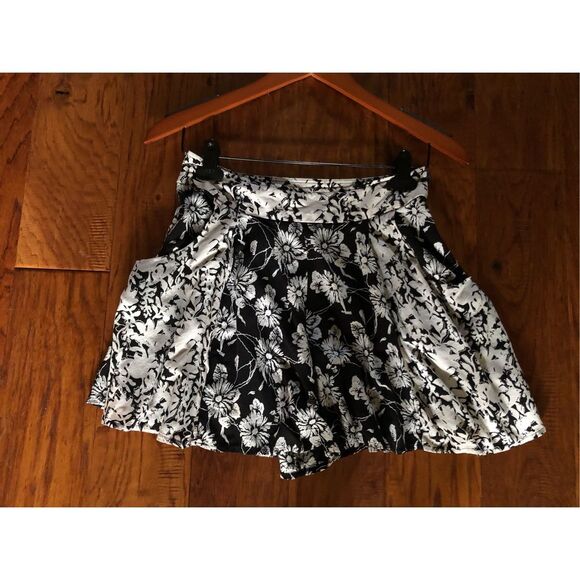 Free People Boho Shorts Size 4 Floral Print Side Zip Pockets Flowy - Picture 7 of 11